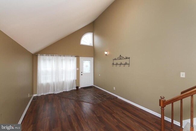Building Photo - 508 Victoria Dr