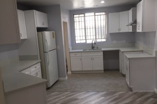 Kitchen - 1550 Stadium Way