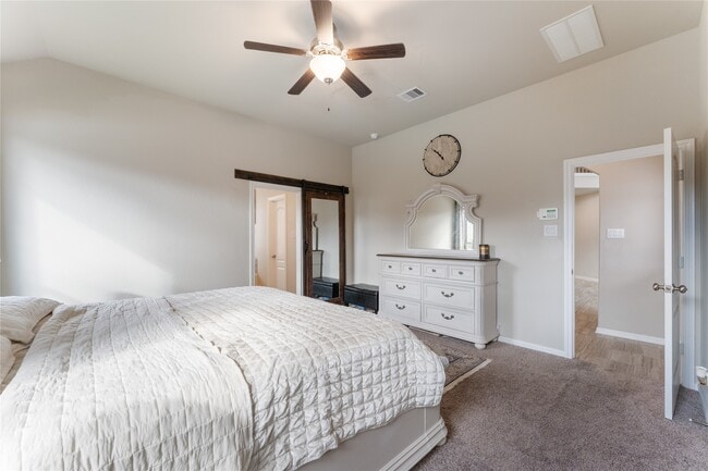 Foto del edificio - 6207 Rosehill Harvest Loop