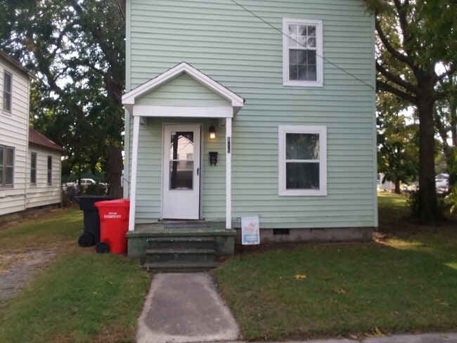 Building Photo - 815 Beech St