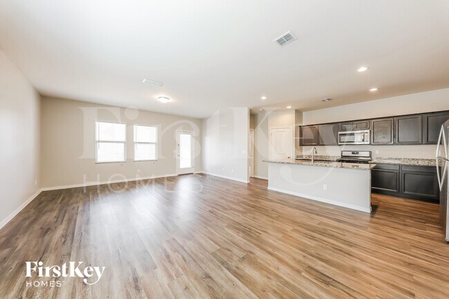 Foto del edificio - 222 N 199th Ln