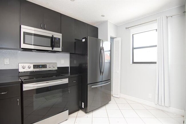 Foto del edificio - 369 NW 36th Ave