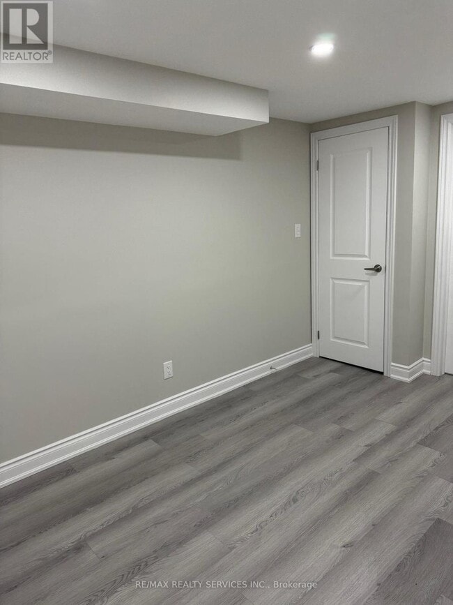 Building Photo - 8 Cordgrass Crescent