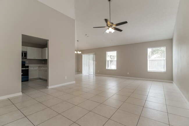 Foto del edificio - 725 Meadowside Ct