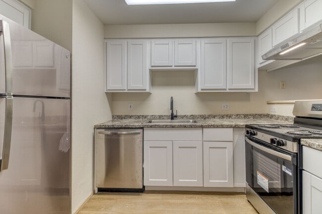 Building Photo - me2720