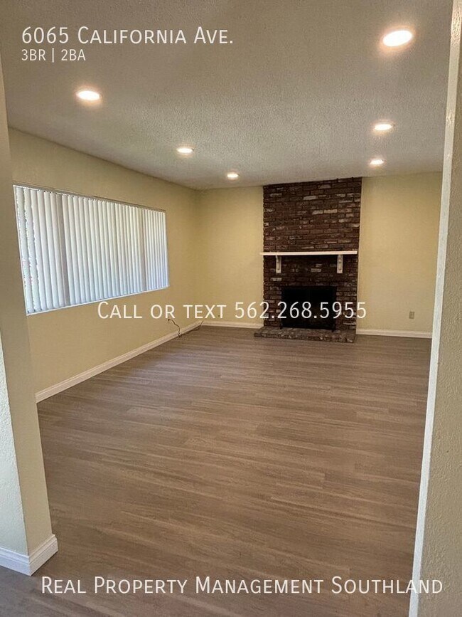 Building Photo - Beautiful 3 Bedroom 2 Bath Unit Available ...