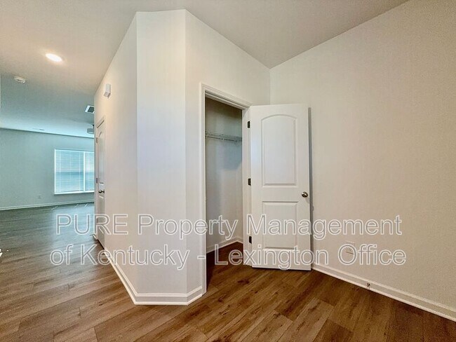Foto del edificio - 852 Halford Pl