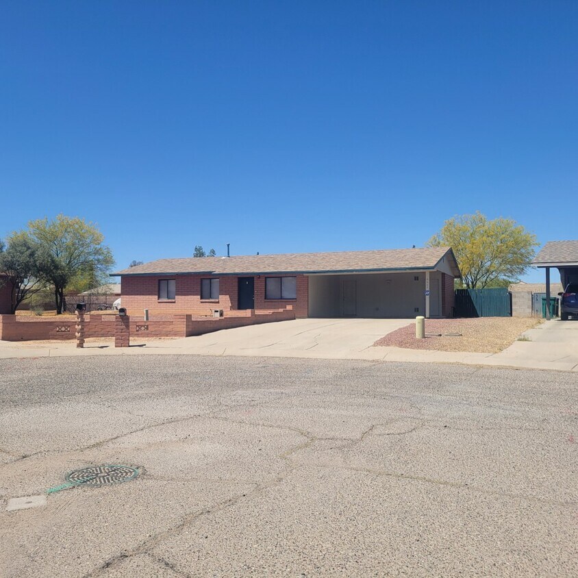 Foto principal - 6662 S Iberia Ave