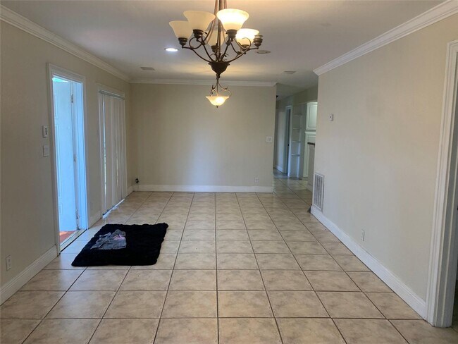 Photo - 907 SW 78th Ave House