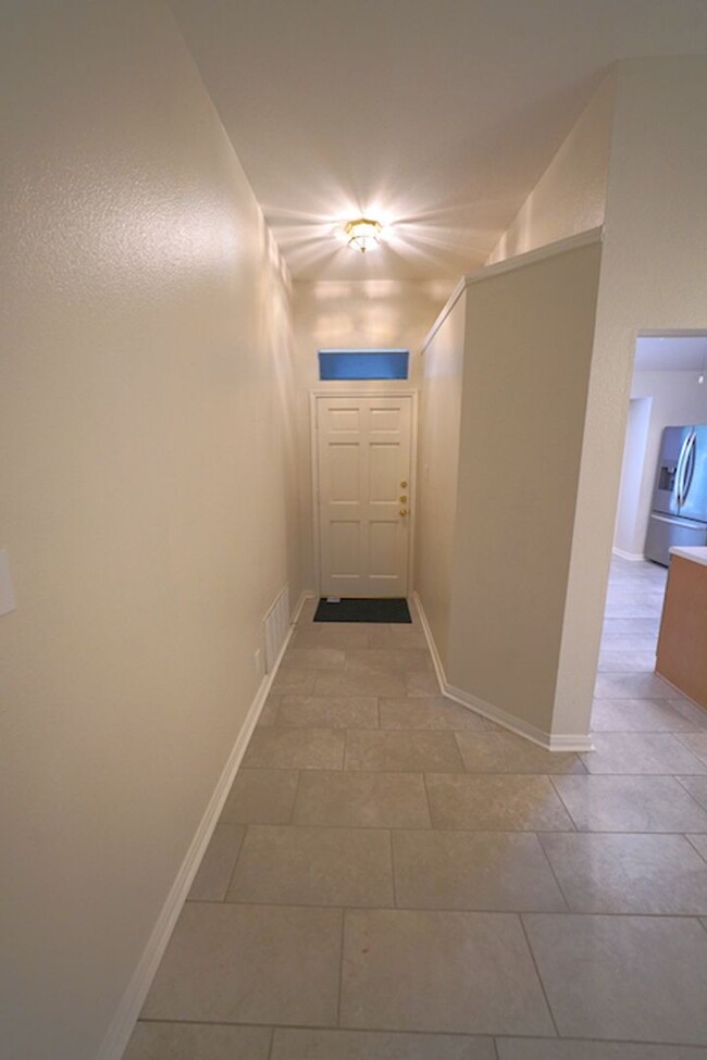 Building Photo - Beautiful Home in the desirable Shavano Ga...