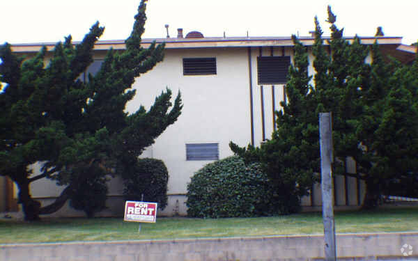 Primary Photo - 3613 Rosemead Blvd