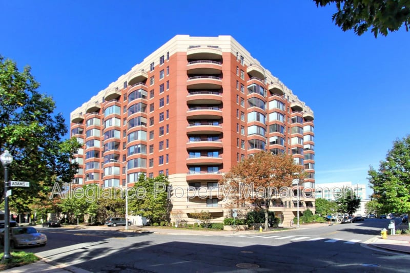 Foto principal - 2400 Clarendon Blvd
