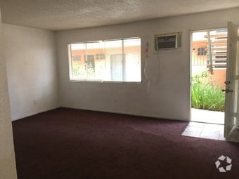 Primary Photo - 1324 N G St