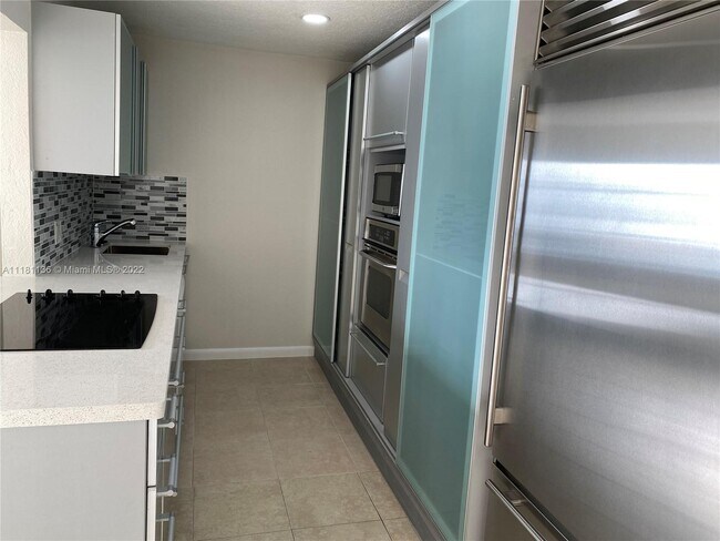 Building Photo - 543 SW 61st Terrace