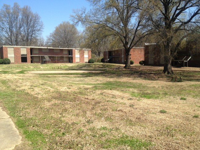 Building Photo - Watkins Manor