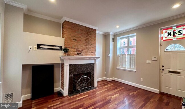 Building Photo - 248 S Washington St
