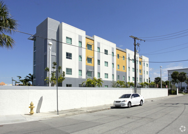 Primary Photo - Biscayne Commons Residence Hall