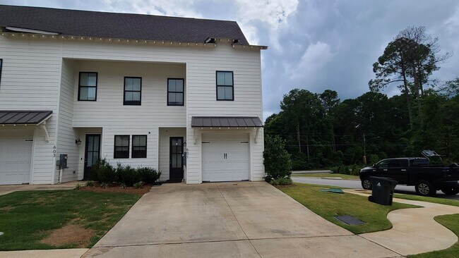 Foto del edificio - 601 Cameron Court