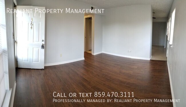 Building Photo - 364 E Tiverton Way