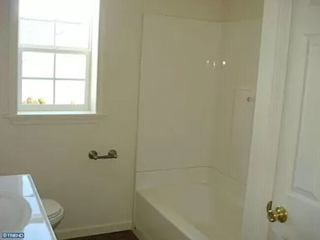 Foto del edificio - 3 Bed 2 Bath Townhouse in Williamstown
