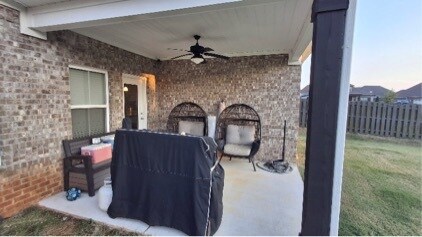 Building Photo - 303 Woodwind Dr SW