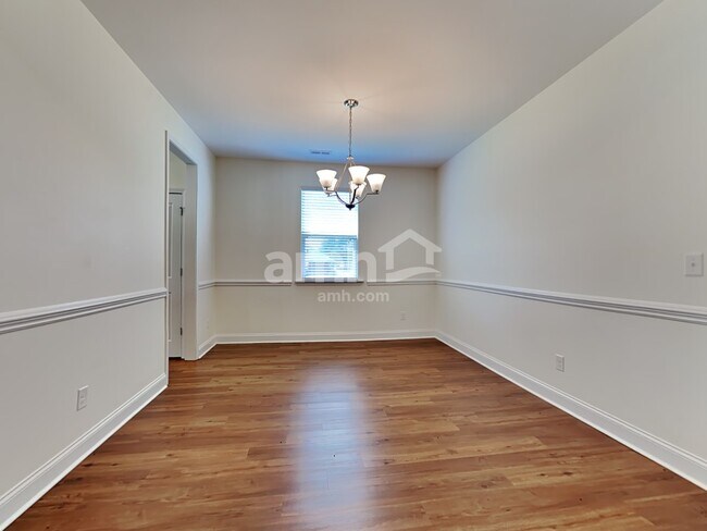 Foto del edificio - 5306 Dayan Dr