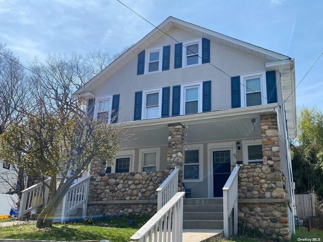 Primary Photo - 92 Summers St