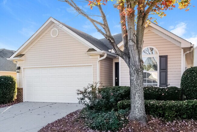 Building Photo - 5 Hill Crest Cir