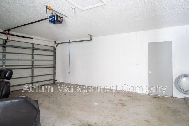 Building Photo - 1631 Jinn Ct SE