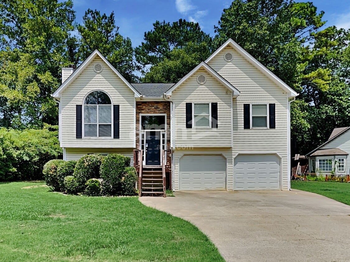 Primary Photo - 1021 Whispering Woods Dr