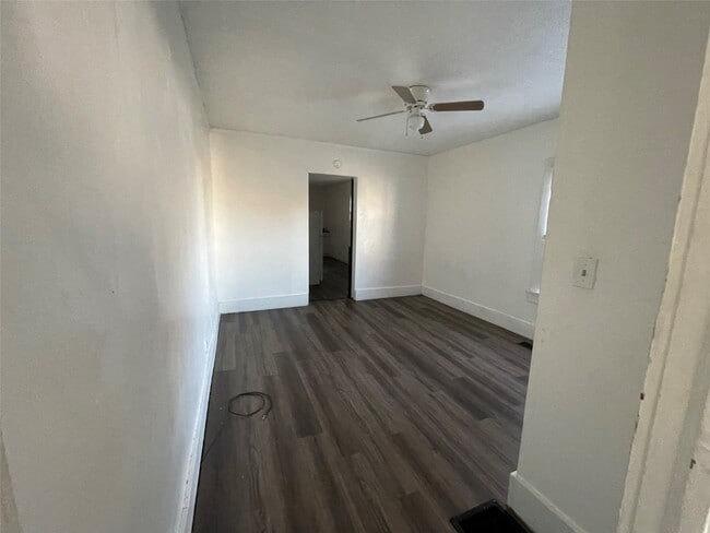 Building Photo - 765 S Main St