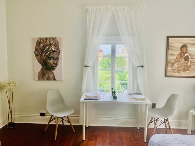 Foto del edificio - 126 Mendoza Ave