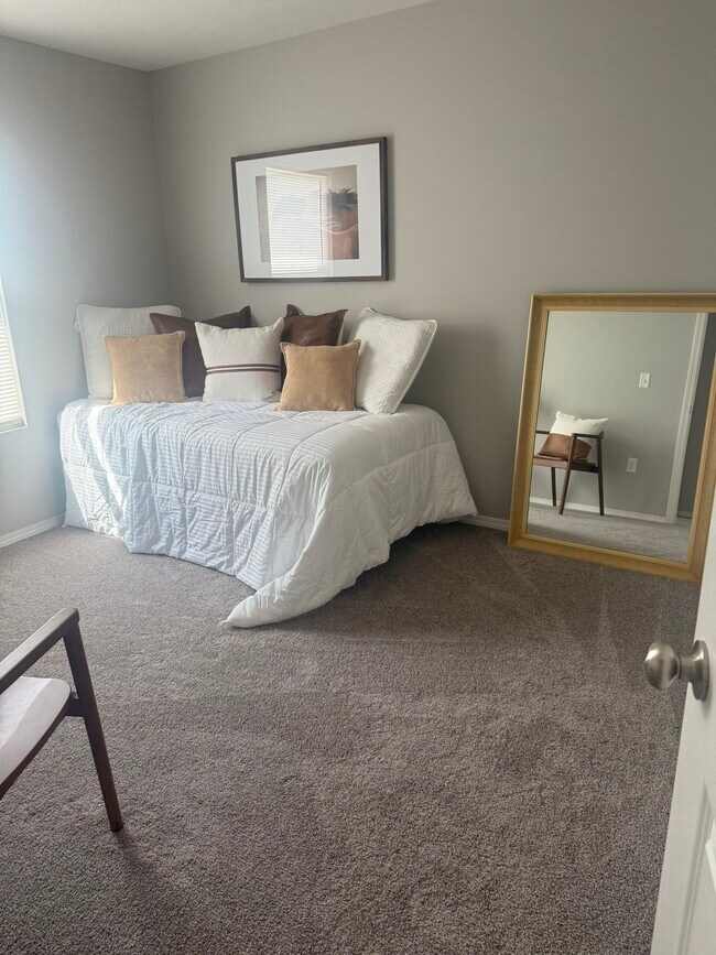 Foto del edificio - 129 Silver Maple Dr