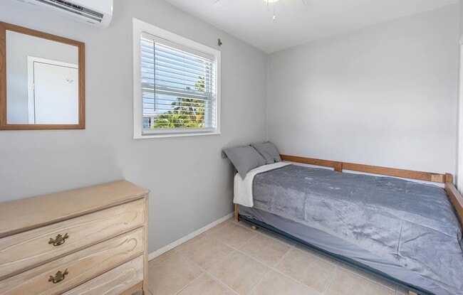 Building Photo - 757 La Fitte Rd