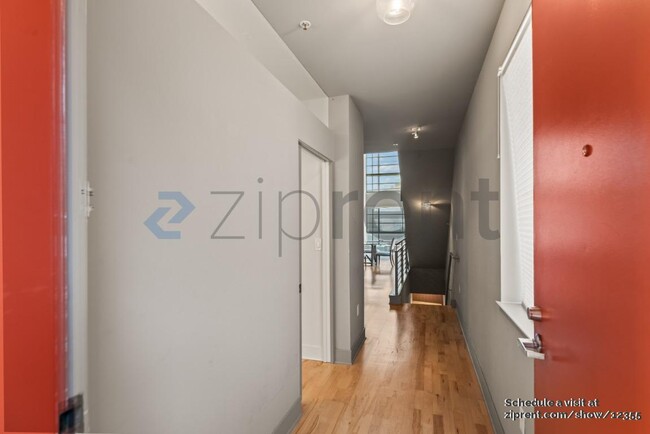 Building Photo - 590 6th St