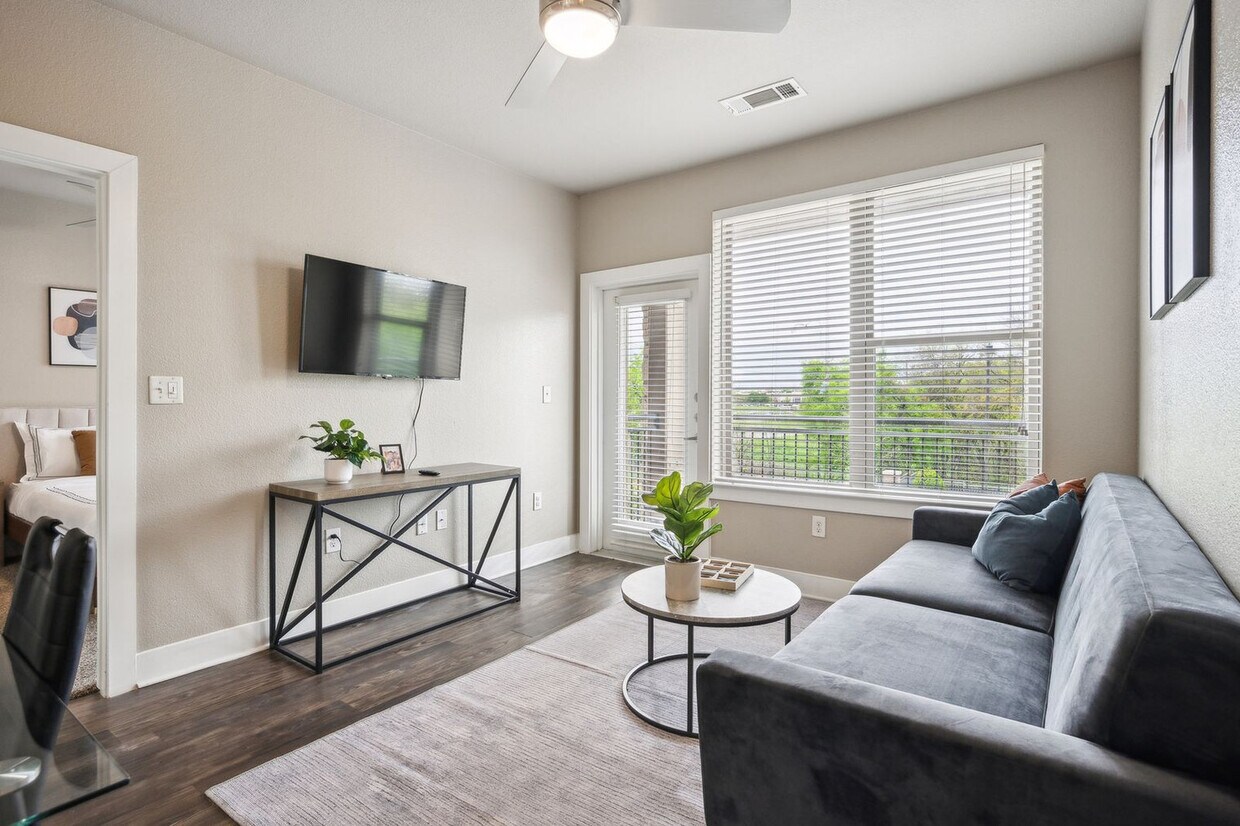 Foto principal - 3090 Outlet Pkwy