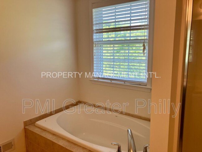 Building Photo - 2716 Keebler Ct