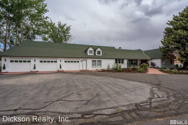 Foto del edificio - 5 br, 5.5 bath House - 995 Del Monte Lane