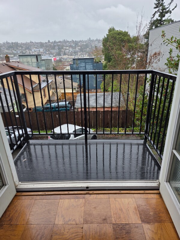 Foto del edificio - 2349 W Newton St