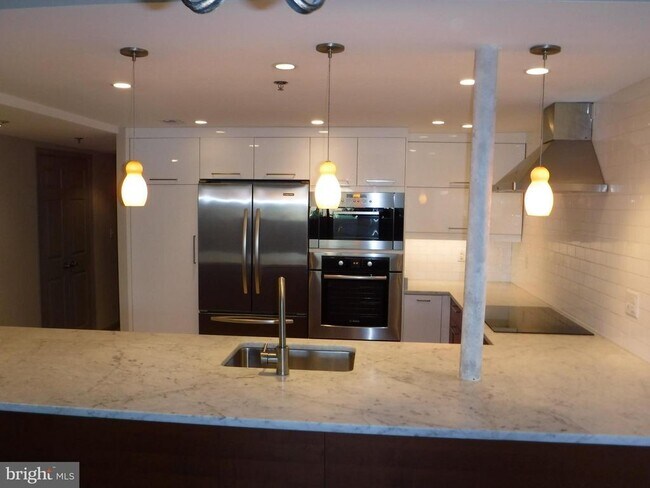 Foto del edificio - 545 E Braddock Rd