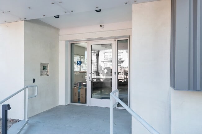Building Photo - Lee Street Apartments