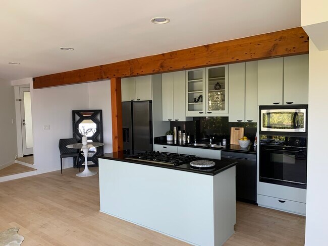 Foto del edificio - 2303 Bancroft Ave