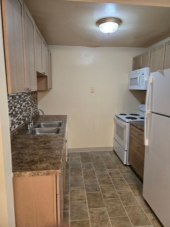 Interior Photo - Sheridan Park and Holiday Manor