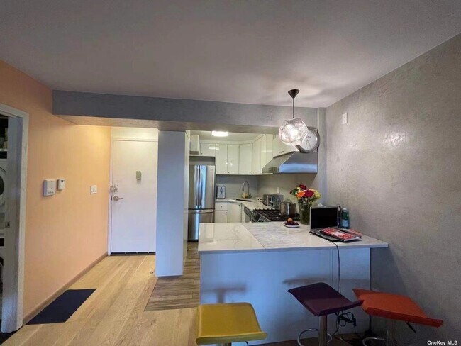 Foto del edificio - 135-08-135-82 82nd Ave