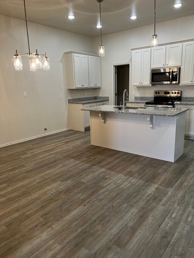 Foto del edificio - Beautiful 2bedroom New Construction Duplex