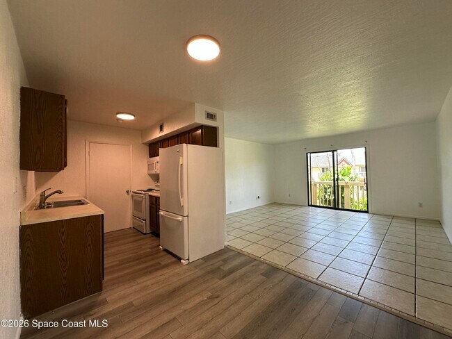 Building Photo - 2130 Forest Knoll Dr NE