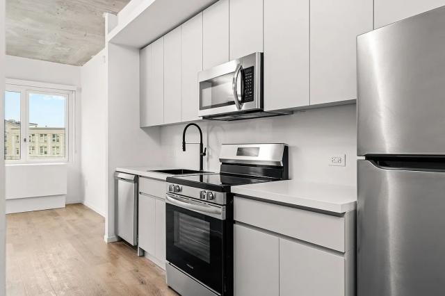 Foto principal - 2 bedroom in BRONX NY 10458