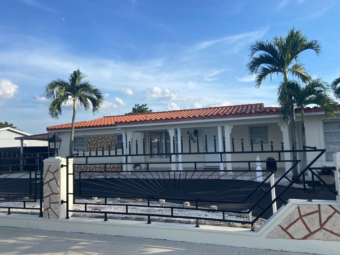 4760 NW 190th St, Miami Gardens, FL 33055 House Rental in Miami