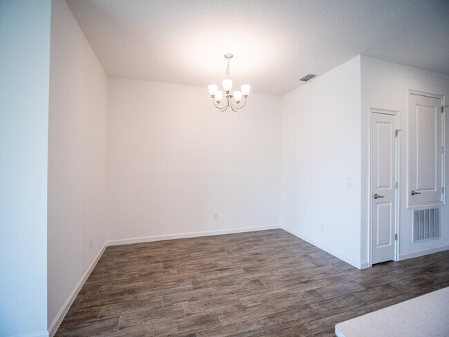 Foto del edificio - 1257 Hendon Loop