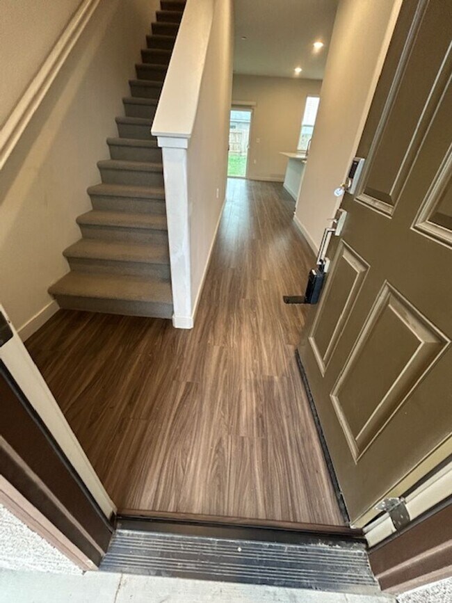 Foto del edificio - Newer 5 Bedroom 3 Bathroom in Tulare Coming Soon!!